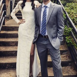 Form Fitting Cream Gown Size 0